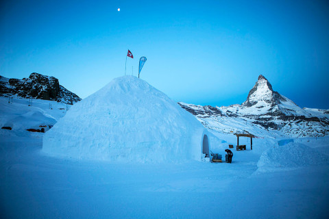 Grootste Iglo ter wereld met uitzicht op Matterhorn