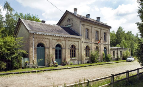Sfeervol groeps-vakantiehuis in voormalig stationnetje Ardennen